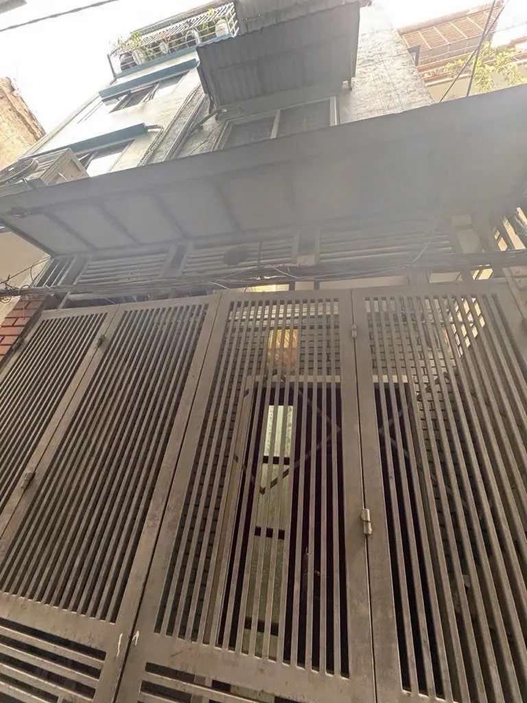 【SIÊU PHẨM NHÀ 4 TẦNG - 2 MẶT THOÁNG - CÁCH Ô TÔ 10M】- Gia Quất, Long Biên - 33m² - 4PN - Giá 6.95 Tỷ