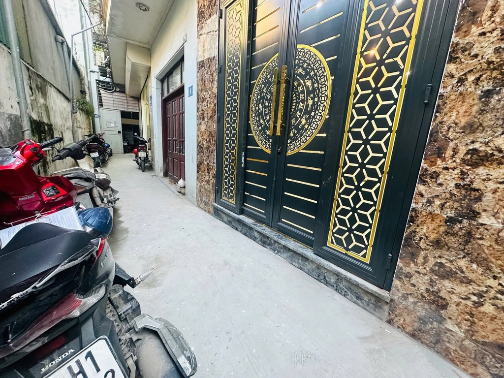 【NHÀ MỚI 5 TẦNG - LAI XÁ】- 32/36M² - 6 PN - NGÕ NÔNG - CÁCH CHỢ 30M - 6.8 TỶ