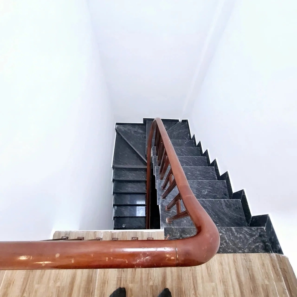 【CỰC PHẨM 5 TẦNG THANG MÁY - KÍNH KOGG - FULL NT XỊN】- Nguyễn Văn Linh, Long Biên - 45.6m² - 3PN Master - Giá 9 Tỷ