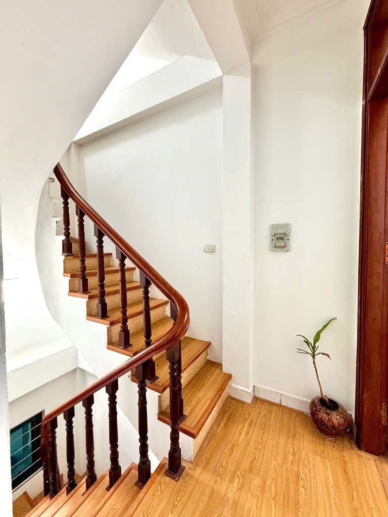 NHÀ 2 MẶT NGÕ - NGÕ NGỌC HÀ BA ĐÌNH - 17/20m² - 5 TẦNG - CÁCH HỒ 50M - 6.5 TỶ