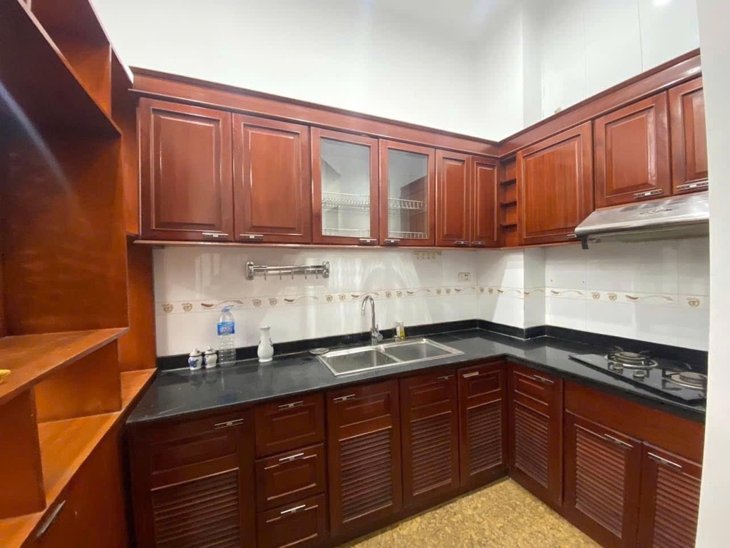 BÁN NHÀ LẠC LONG QUÂN - CẦU GIẤY: NHÀ DÂN XÂY 6 TẦNG TÂM HUYẾT - NGÕ THẲNG SÁT Ô TÔ - 5 PHÚT RA HỒ TÂY - GIÁ 9.4 TỶ