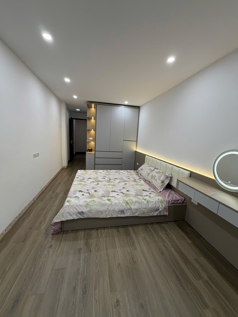 BÁN NHÀ MỚI 5 TẦNG FULL NỘI THẤT - KHU TRUNG TÂM BỒ ĐỀ, PHƯỜNG BỒ ĐỀ - GIÁ 8.35 TỶ