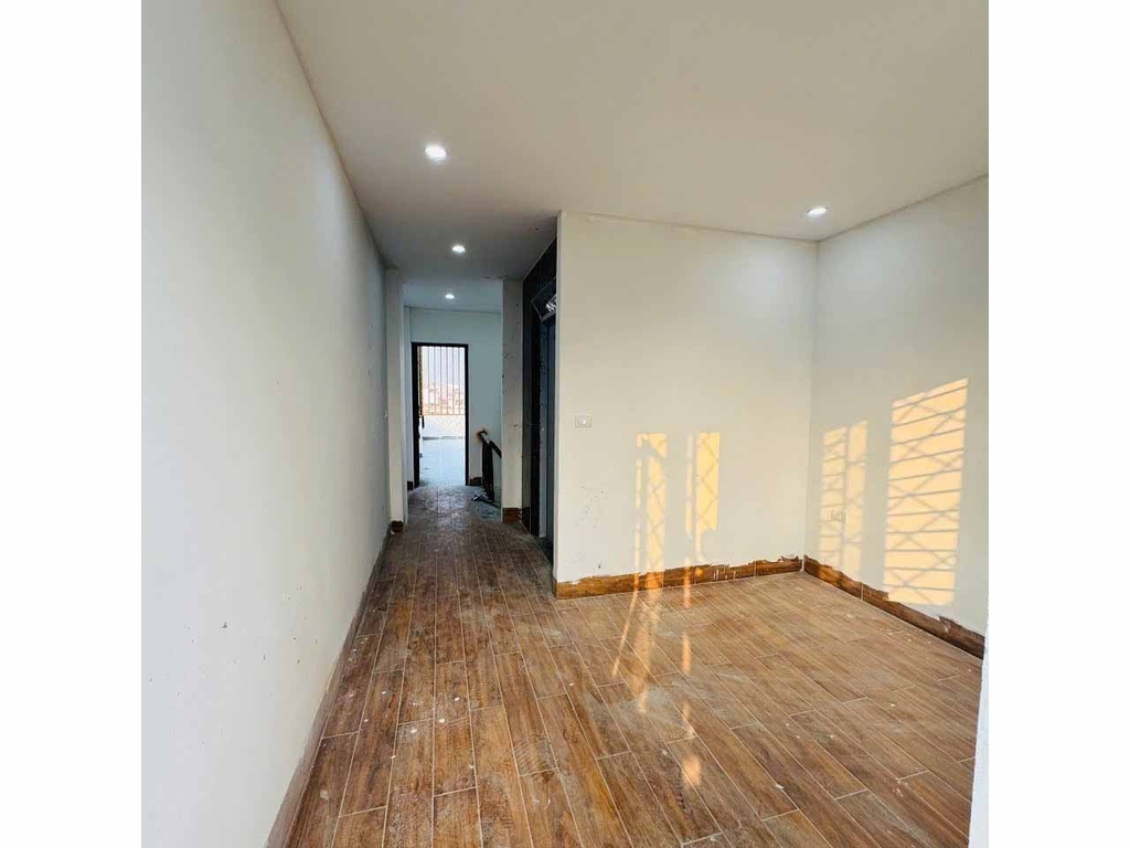 BÁN NHÀ BÁT KHỐI - LONG BIÊN: 6 TẦNG THANG MÁY - DIỆN TÍCH 52M2 - 7 PHÒNG NGỦ - Ô TÔ TRÁNH VÀO NHÀ - GIÁ 14.5 TỶ