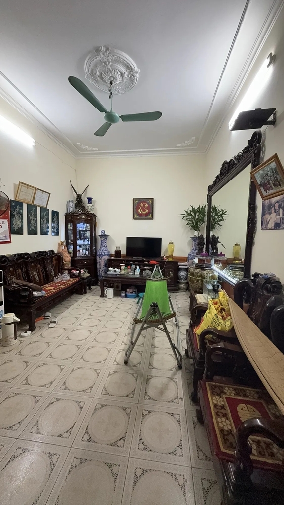 【BIỆT THỰ KINH DOANH 3 TẦNG】 Dương Văn Bé, Hai Bà Trưng - 70m² - Mặt Tiền 2.83m - Giá 12.7 Tỷ