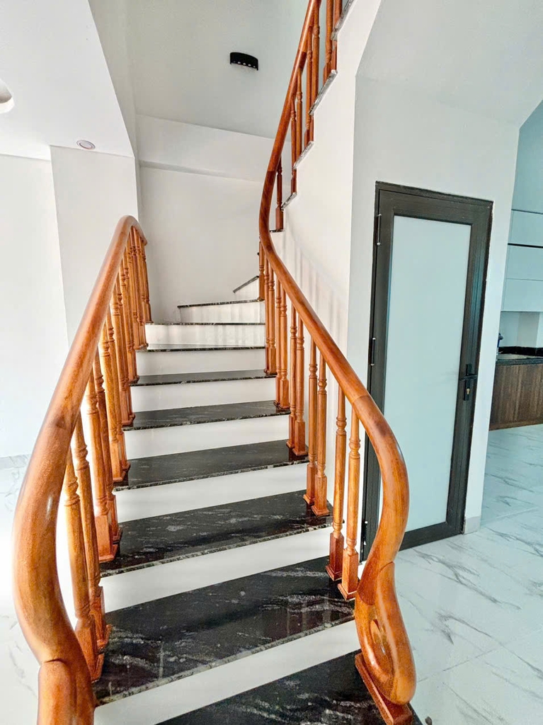 Nhà đẹp Hoài Đức: 4 tầng, 40m², nội thất cơ bản, gần hồ điều hòa – 4,5 tỷ