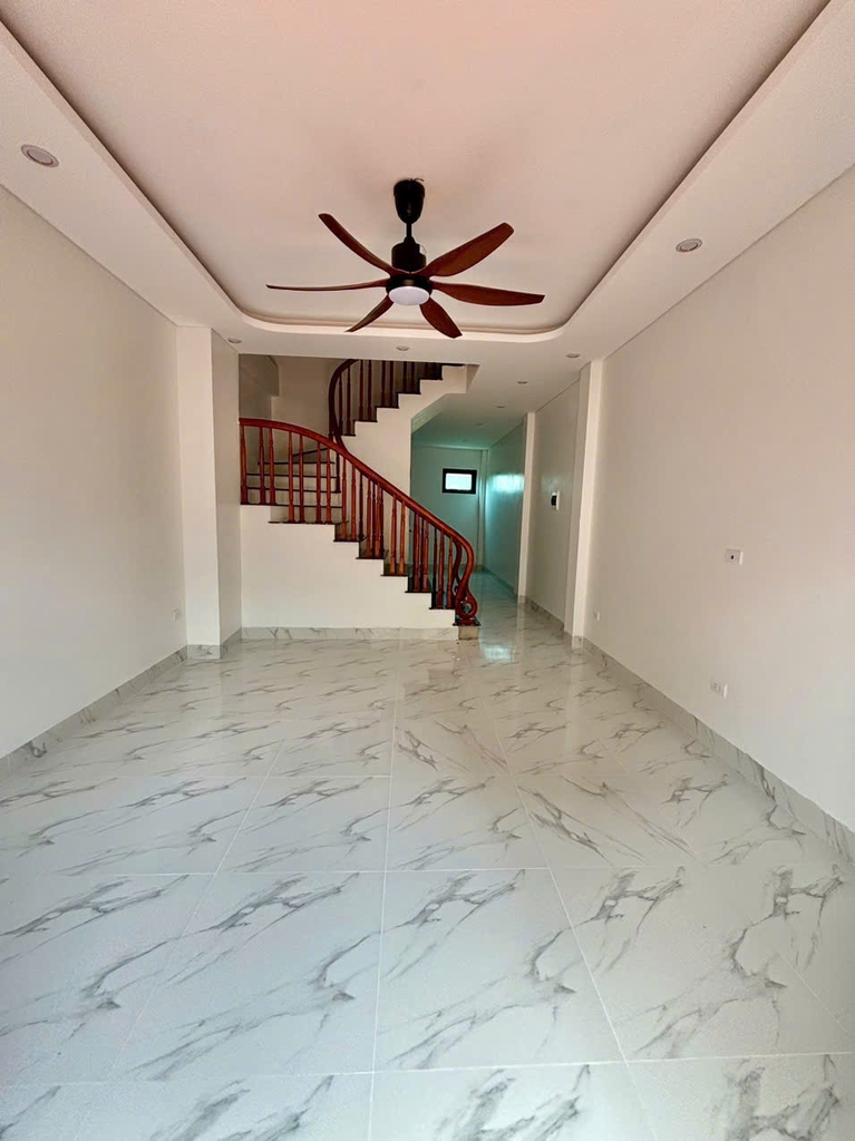 Nhà đẹp Hoài Đức: 4 tầng, 40m², nội thất cơ bản, gần hồ điều hòa – 4,5 tỷ