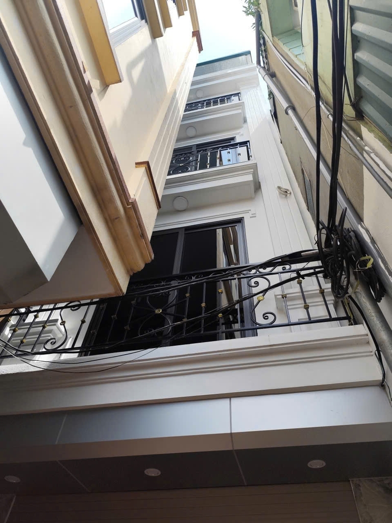 Bán nhà mới 5 tầng Lai Xá – diện tích 31,7m², gần đường ô tô, giá chỉ 4,95 tỷ