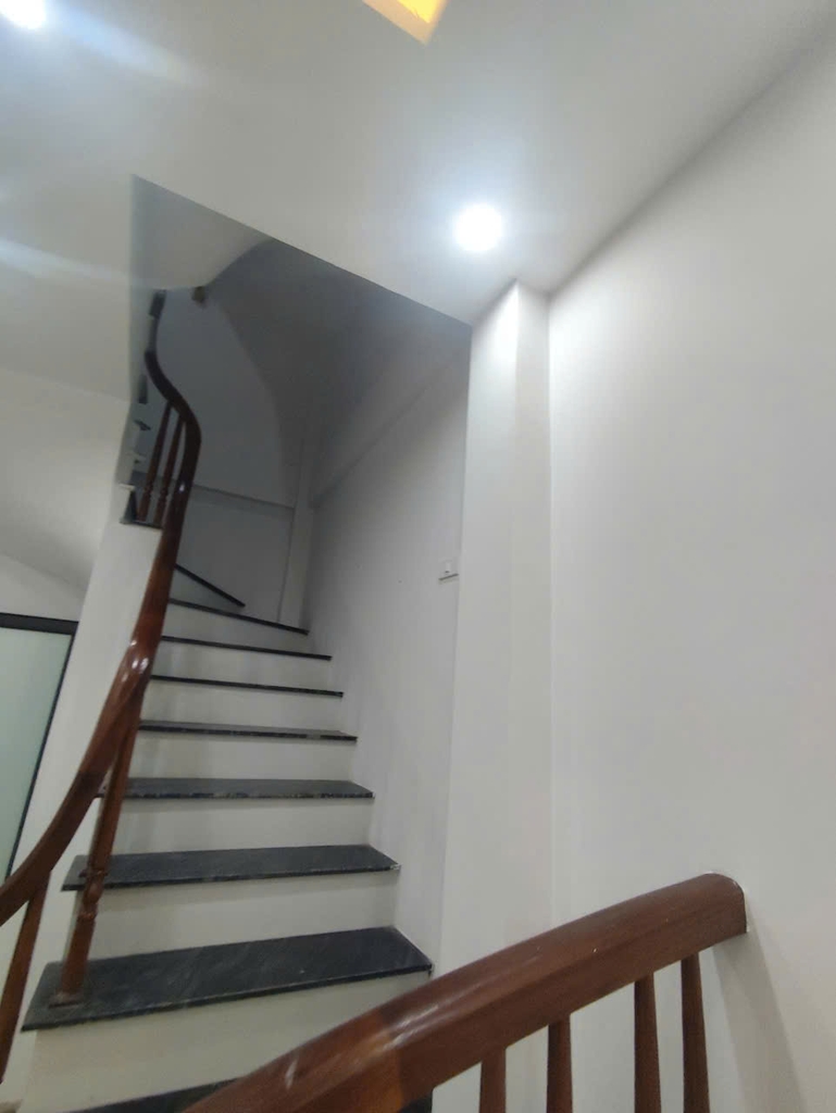 Bán nhà mới 5 tầng Lai Xá – diện tích 31,7m², gần đường ô tô, giá chỉ 4,95 tỷ