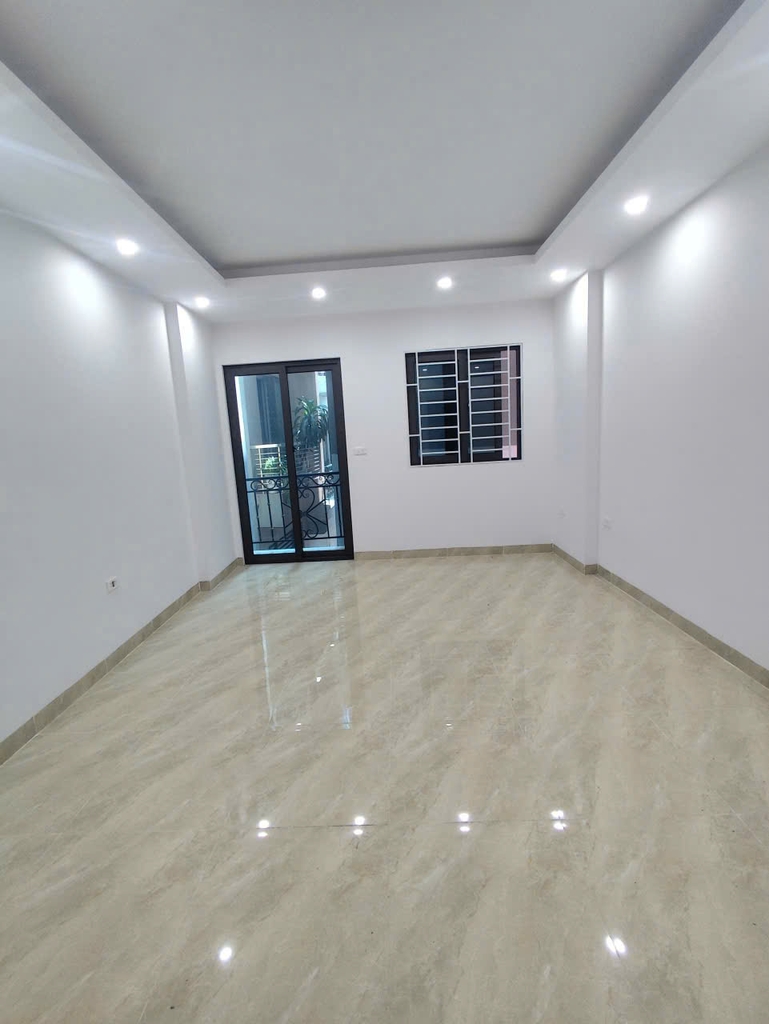 Bán nhà mới 5 tầng Lai Xá – diện tích 31,7m², gần đường ô tô, giá chỉ 4,95 tỷ