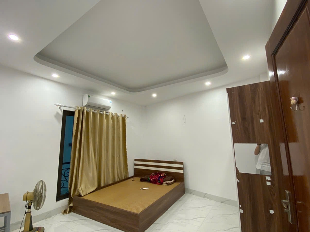 Chính chủ bán nhà 4,5 tầng 30m² tại Lai Xá, ô tô đỗ cổng, giá 5,6 tỷ TL