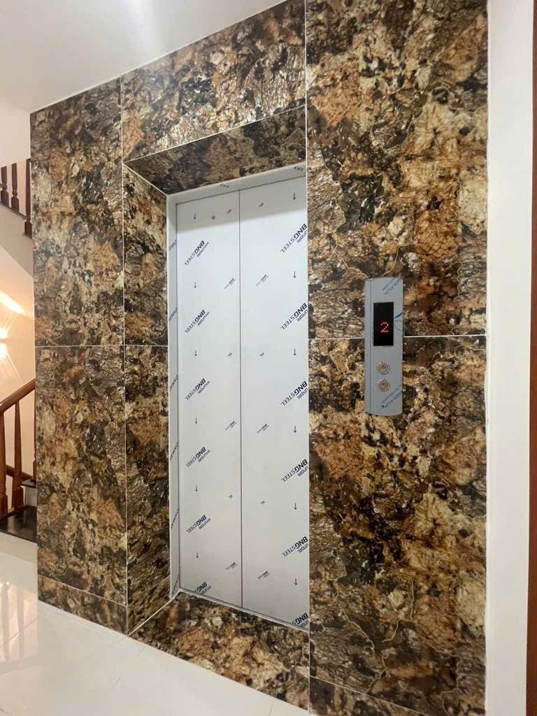 Chính chủ bán nhà 40m² có thang máy tại Liên Mạc, ô tô vào nhà, giá nhỉnh 6 tỷ