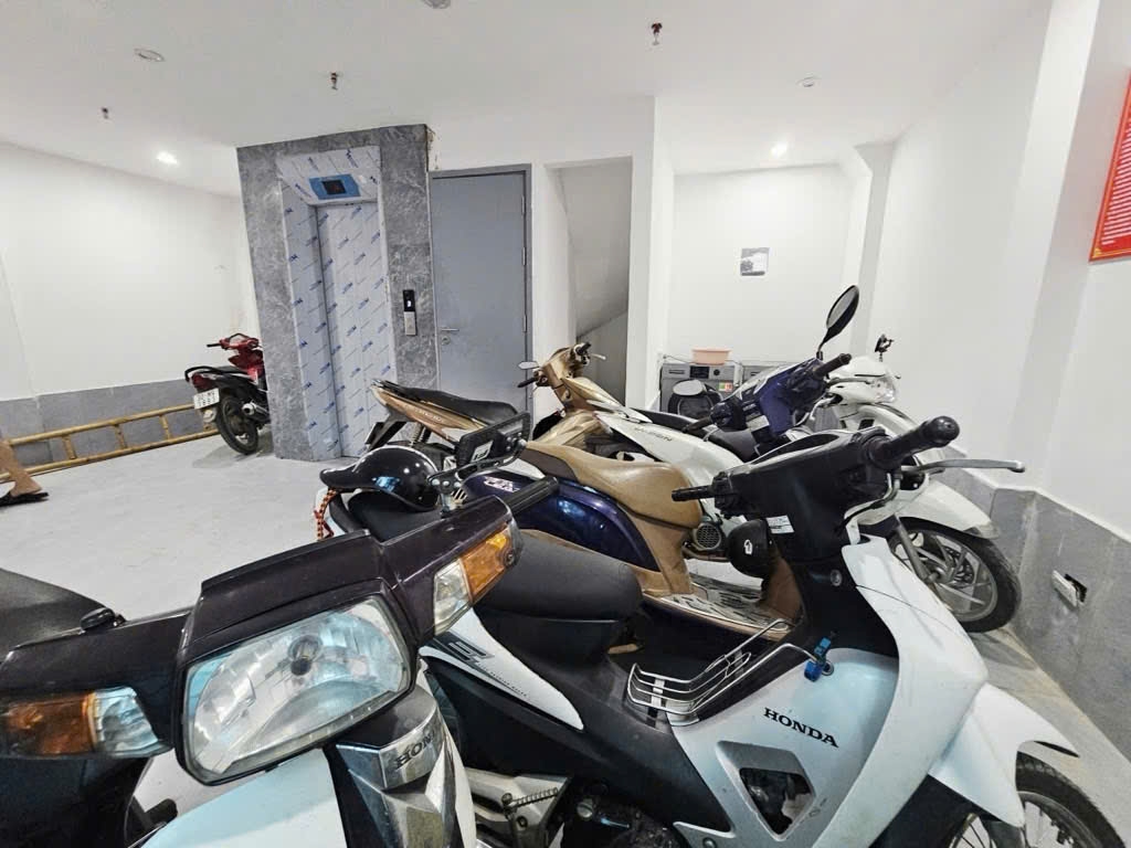 Chính chủ bán CCMN 42m², 12 phòng, mặt tiền rộng, dòng tiền 42 triệu/tháng
