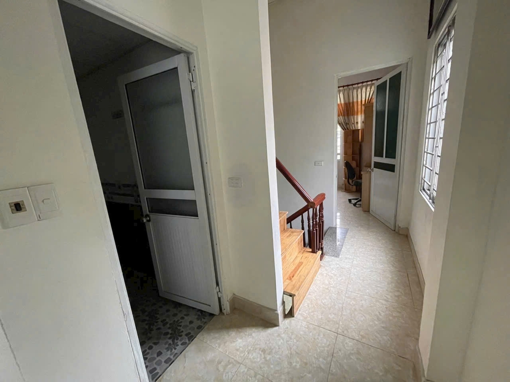 Nhà đẹp 2 tầng, 40m², 3PN, ngõ thông, gần khu CN Cầu Gáo – Đan Phượng, giá tốt