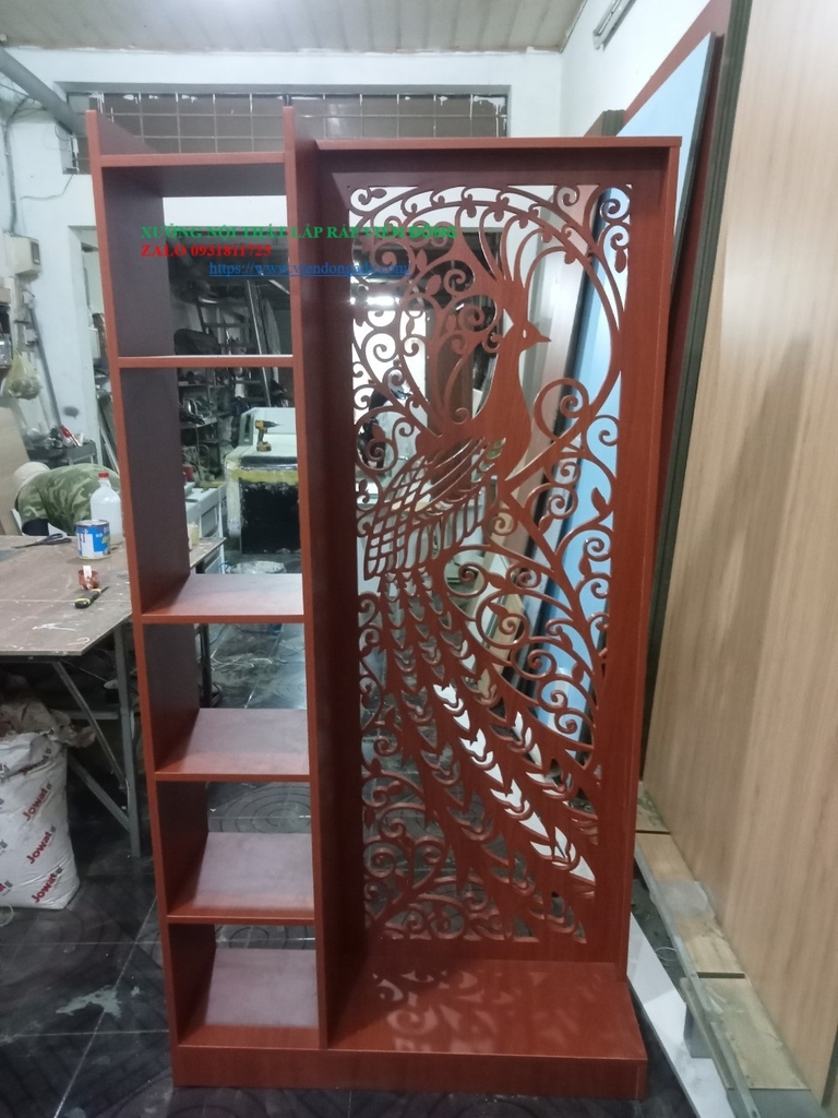 Vách con công đi Q.12