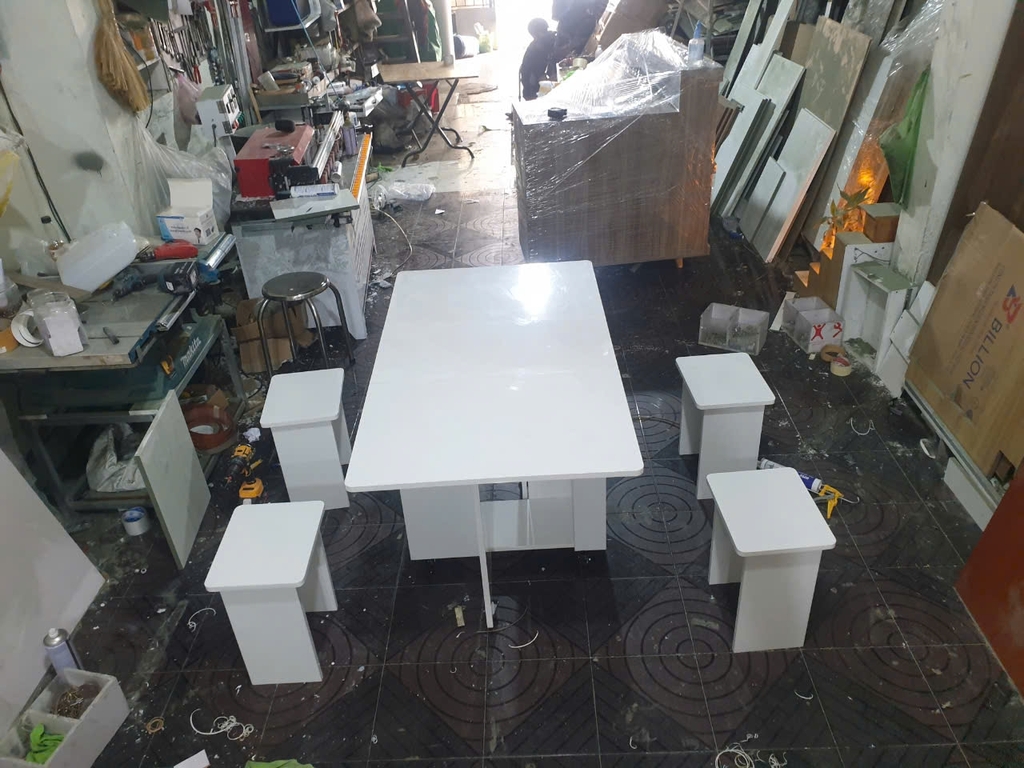 Bàn ăn gấp gọn