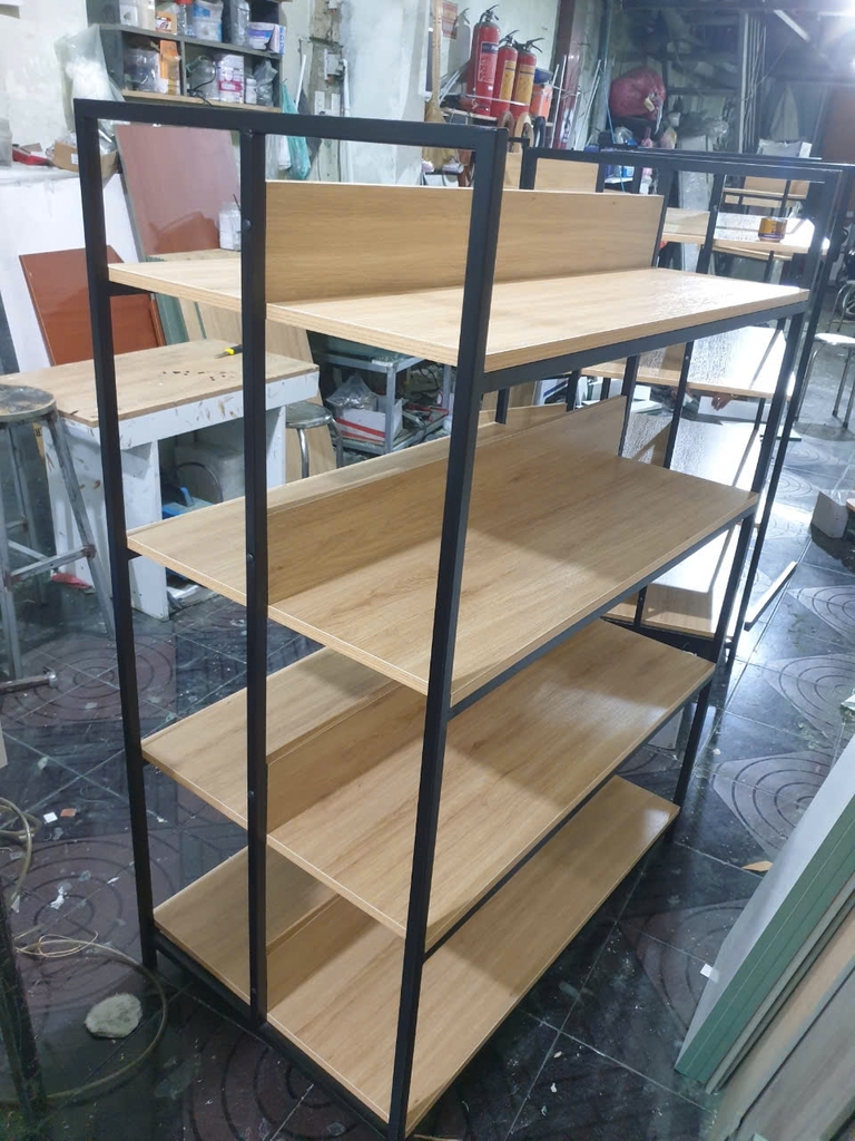 Kệ trưng bày sản phẩm