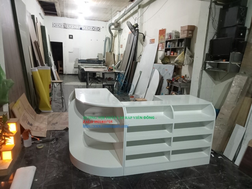 Quầy tiếp tân trưng bày sản phẩm