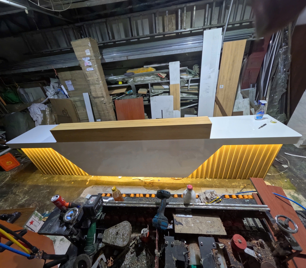 Quầy tiếp tân dài 4m