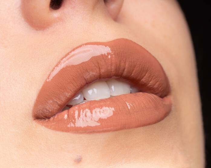 Son kem lì 2 đầu NYX Shine Loud Liquid Lipstick