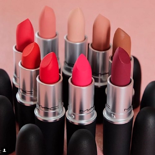 Son thỏi lì matte MAC Powder Kiss Lipstick