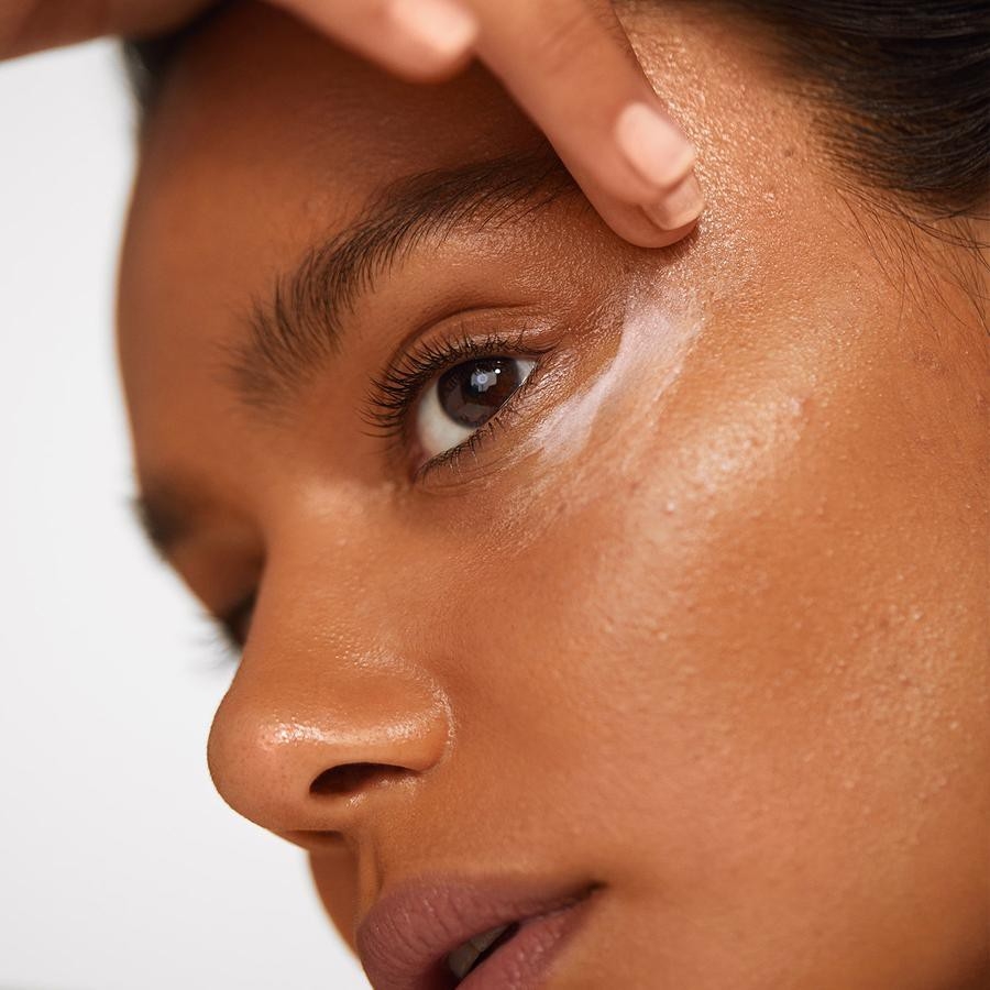 Kem dưỡng Versed làm sáng, giảm quầng thâm, giảm bọng mắt và chống lão hóa cho vùng mắt