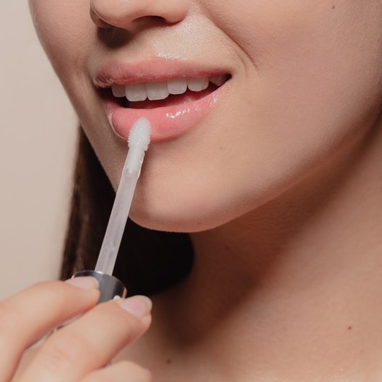 Son bóng không màu trong suốt Essence Extreme Shine Volume lipgloss