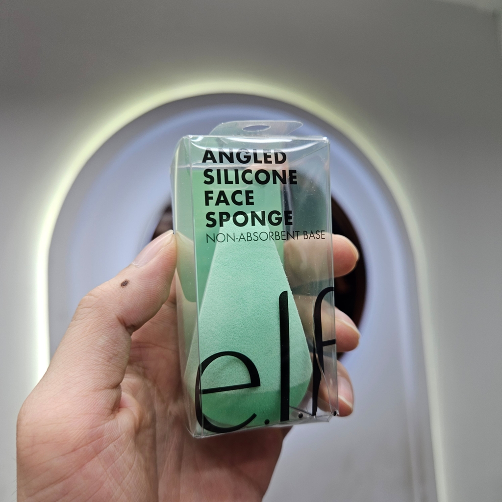 Angled Silicone Face Sponge