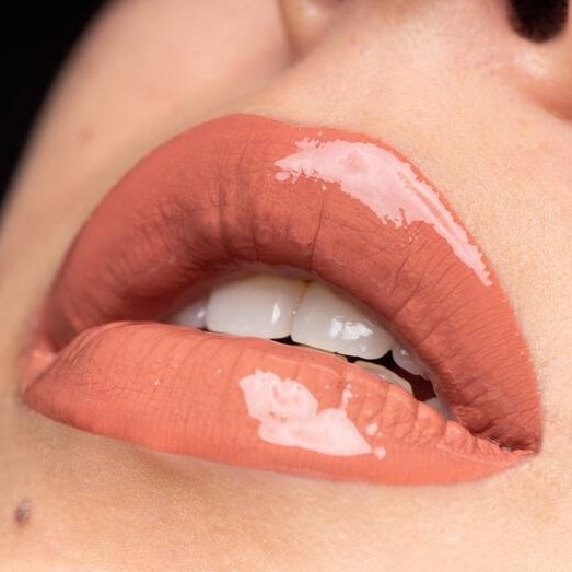 Son kem lì 2 đầu NYX Shine Loud Liquid Lipstick