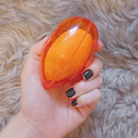 ??Bông mút trang điểm Real Techniques đi kèm hộp đựng??