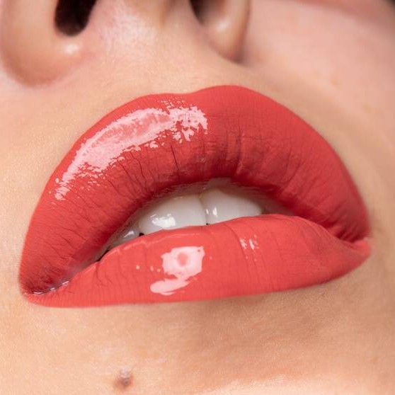 Son kem lì 2 đầu NYX Shine Loud Liquid Lipstick