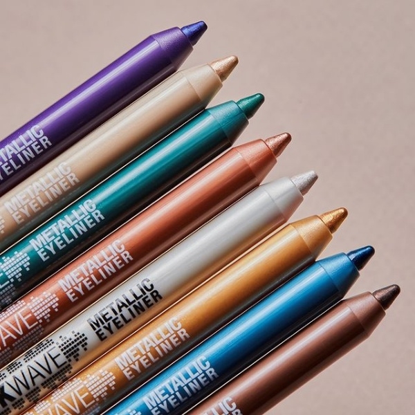 Chì kẻ mắt LA Girl Shockwave