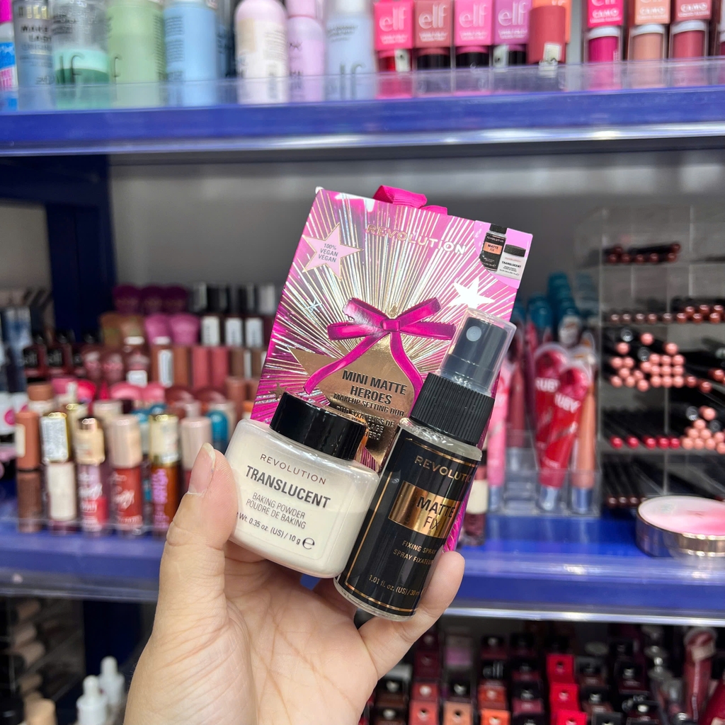 Set Xịt Khóa Nền & Phấn Phủ Revolution Mini Glow / Matte Heroes Makeup Setting Duo