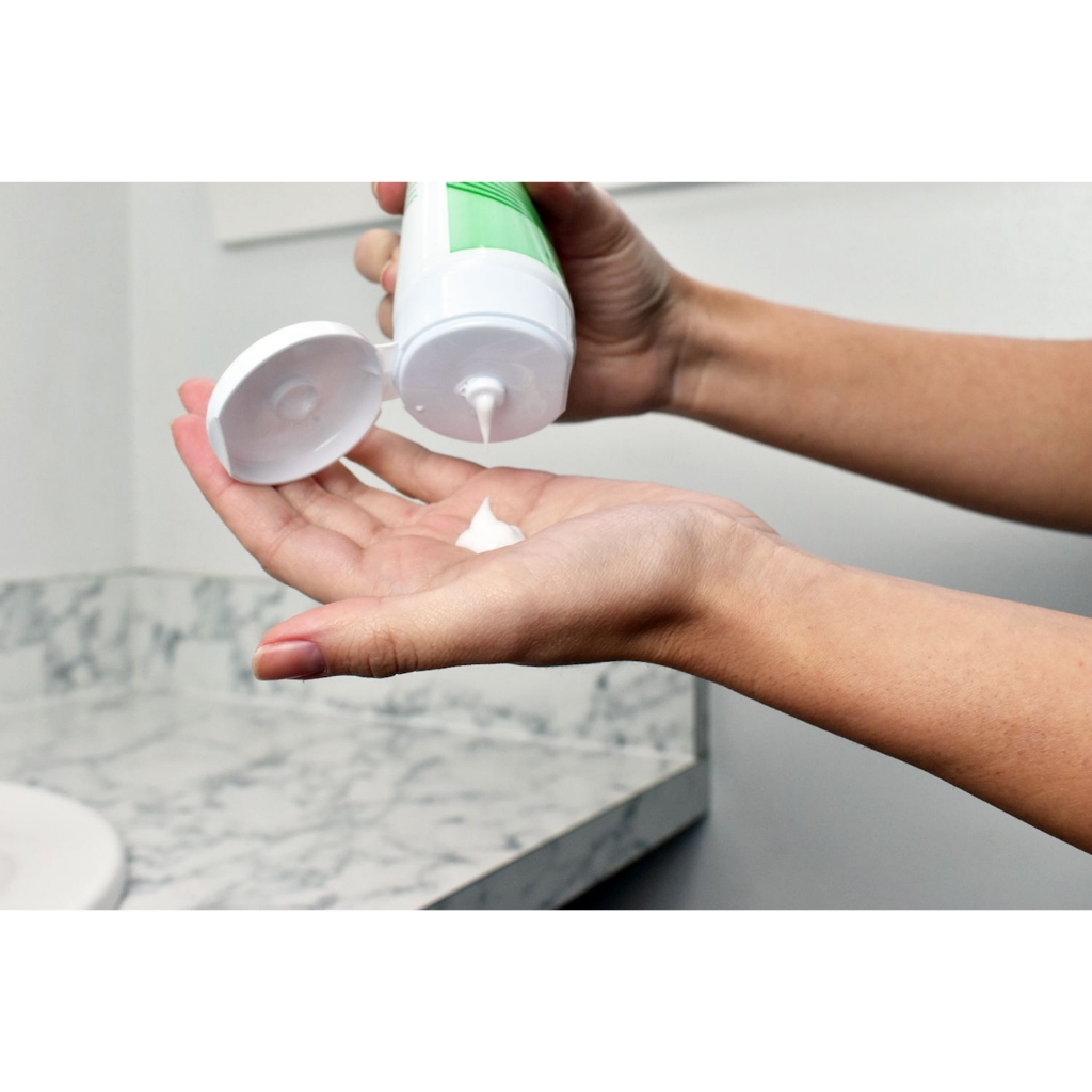 Sữa rửa mặt giảm mụn Differin Daily Deep Cleanser 5% Benzoyl Peroxide 118ml