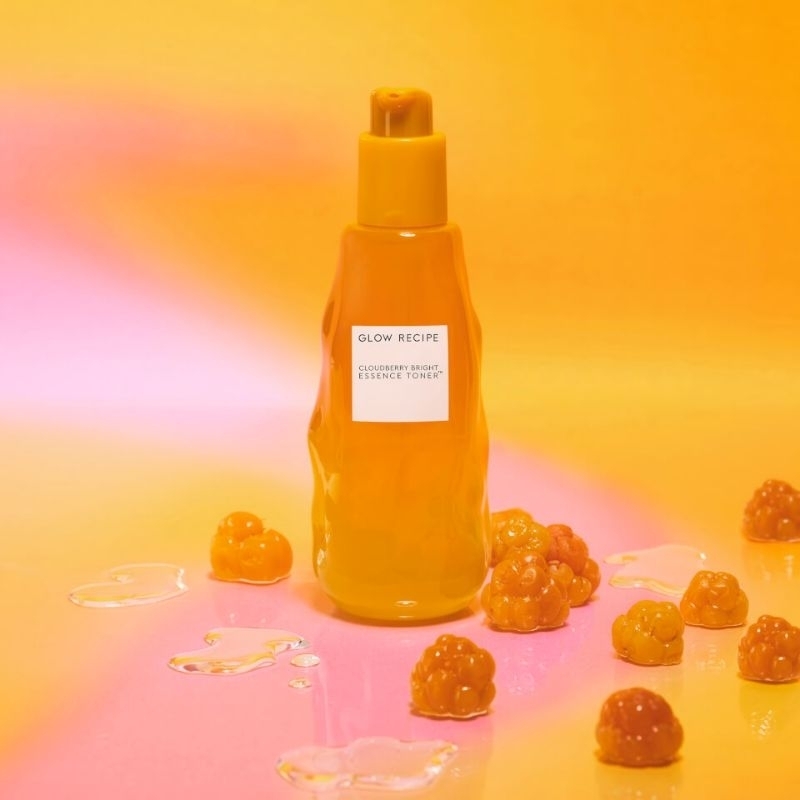 Tinh chất Essence Toner Glow Recipe Cloudberry làm sáng da 75ml
