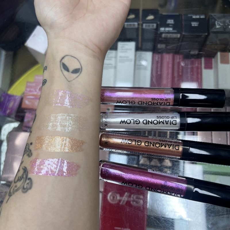 Son bóng nhũ dưỡng ẩm môi Nicka K NK makeup 3.7g