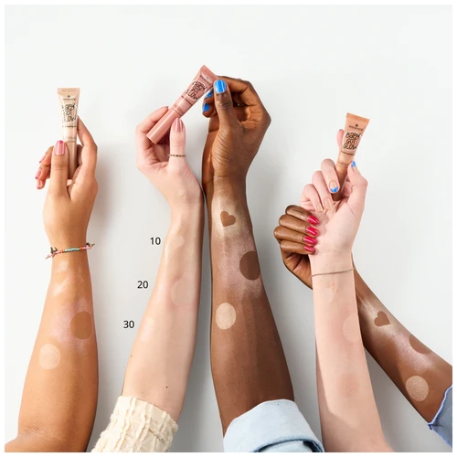 Kem bắt sáng Essence Baby Got Glow Liquid Highlight