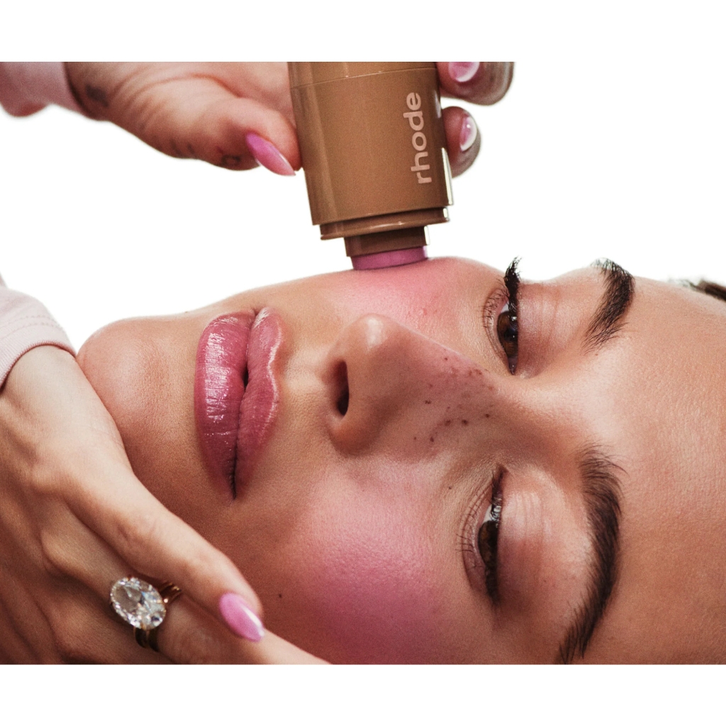 Kem má hồng Rhode Pocket Blush