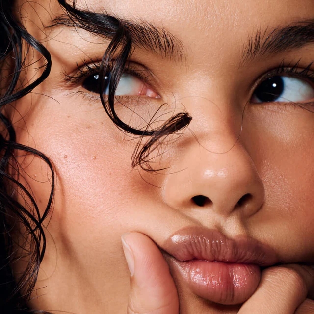 Chì kẻ viền môi Rhode The Peptide Lip Shape