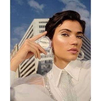 Phấn bắt sáng Catrice Highlighter Diamond Haze 010 Gimme Glitter 6g