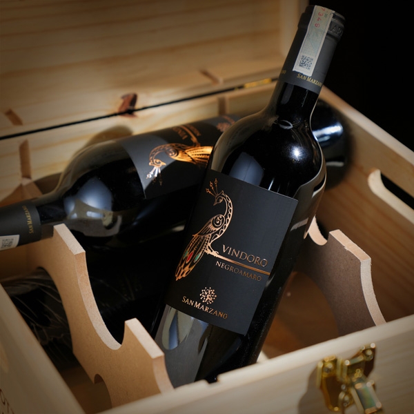 Rượu Vang Ý Con Công Vindoro Negroamaro