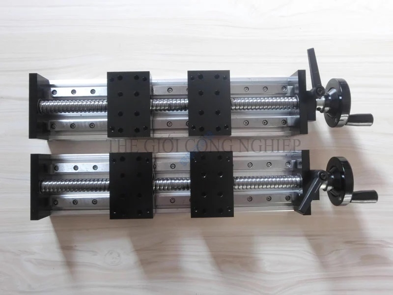 Bộ bàn trượt vít me tiến lùi hai chiều kết hợp kiểu tay quay