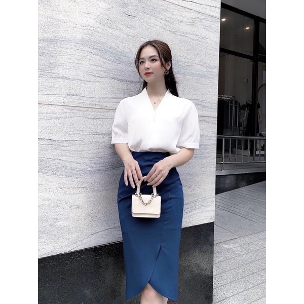 Chân Váy Bút Chì Phối Nút Style Màu Đen Size M