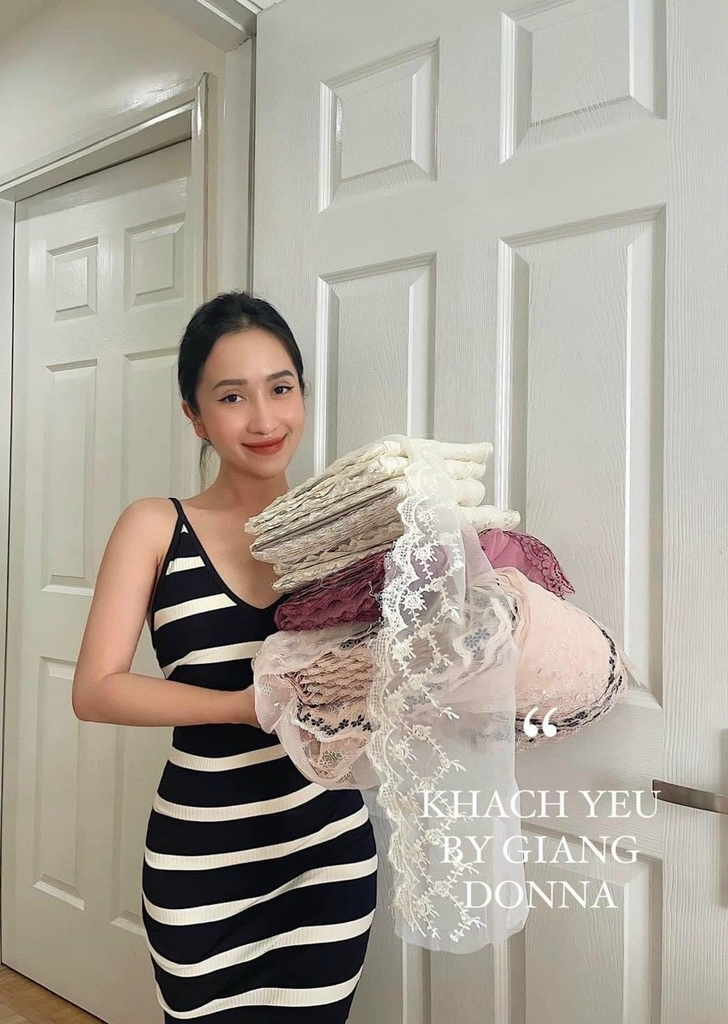 Đầm len body Quảng Châu kẻ ngang freesize dài 110cm