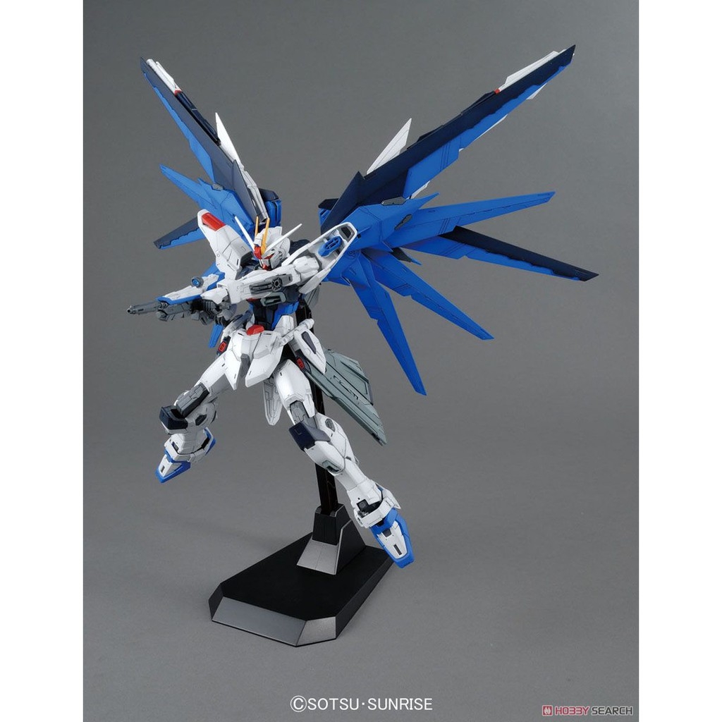 Mô hình lắp ráp MG 1/100 Gundam Freedom ver 2.0 - BANDAI