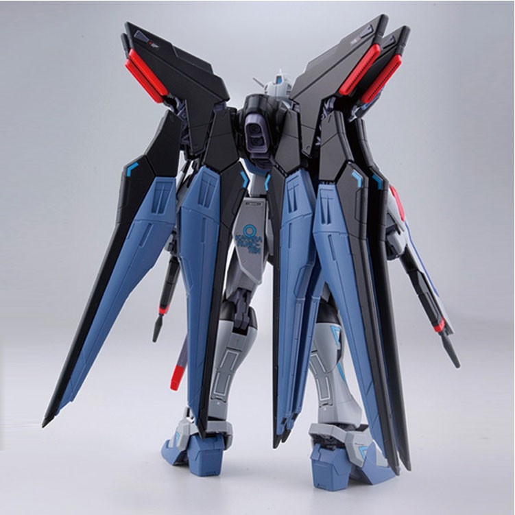 Mô hình lắp ráp MG 1/100 Strike Freedom Gundam Designer Kunio Okawara Exhibition bandai