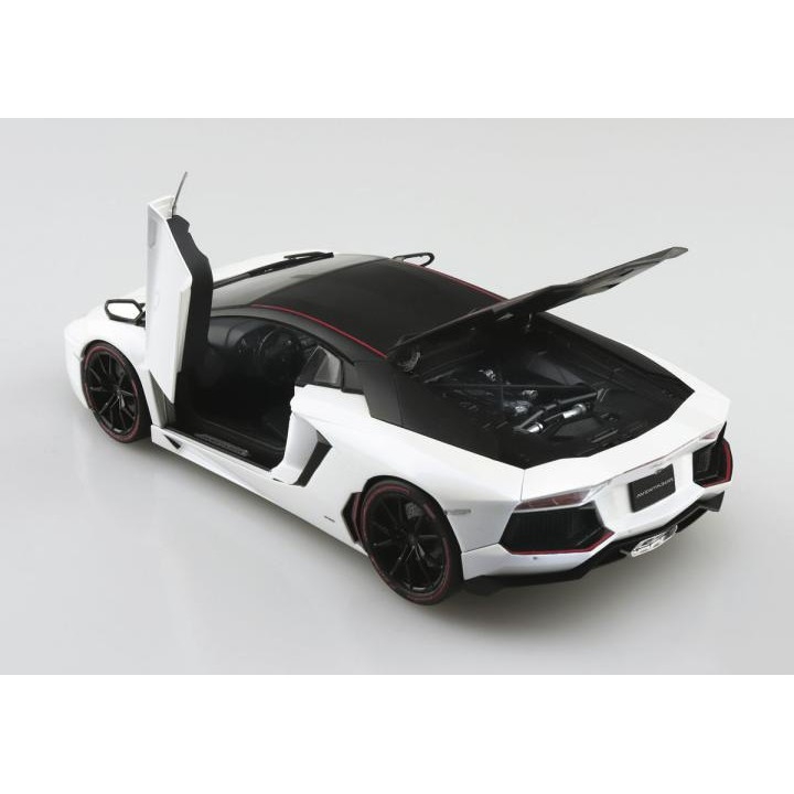 Mô hình lắp ráp ô tô Model Car Lamborghini Aventador Pirelli Edition 1/24 Aoshima
