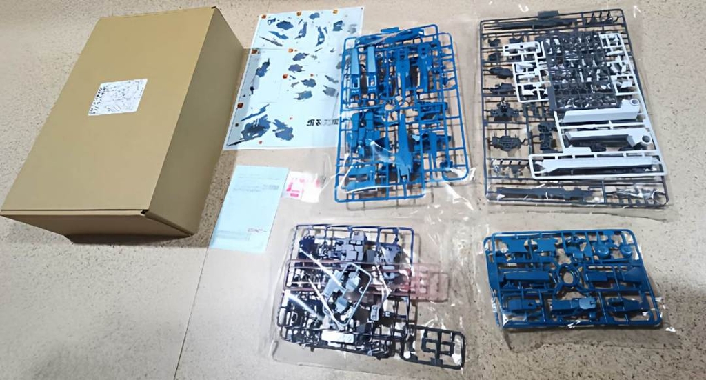 Mô hình lắp ráp HG 1/144 ReZEL RGZ-95 - Trident Model