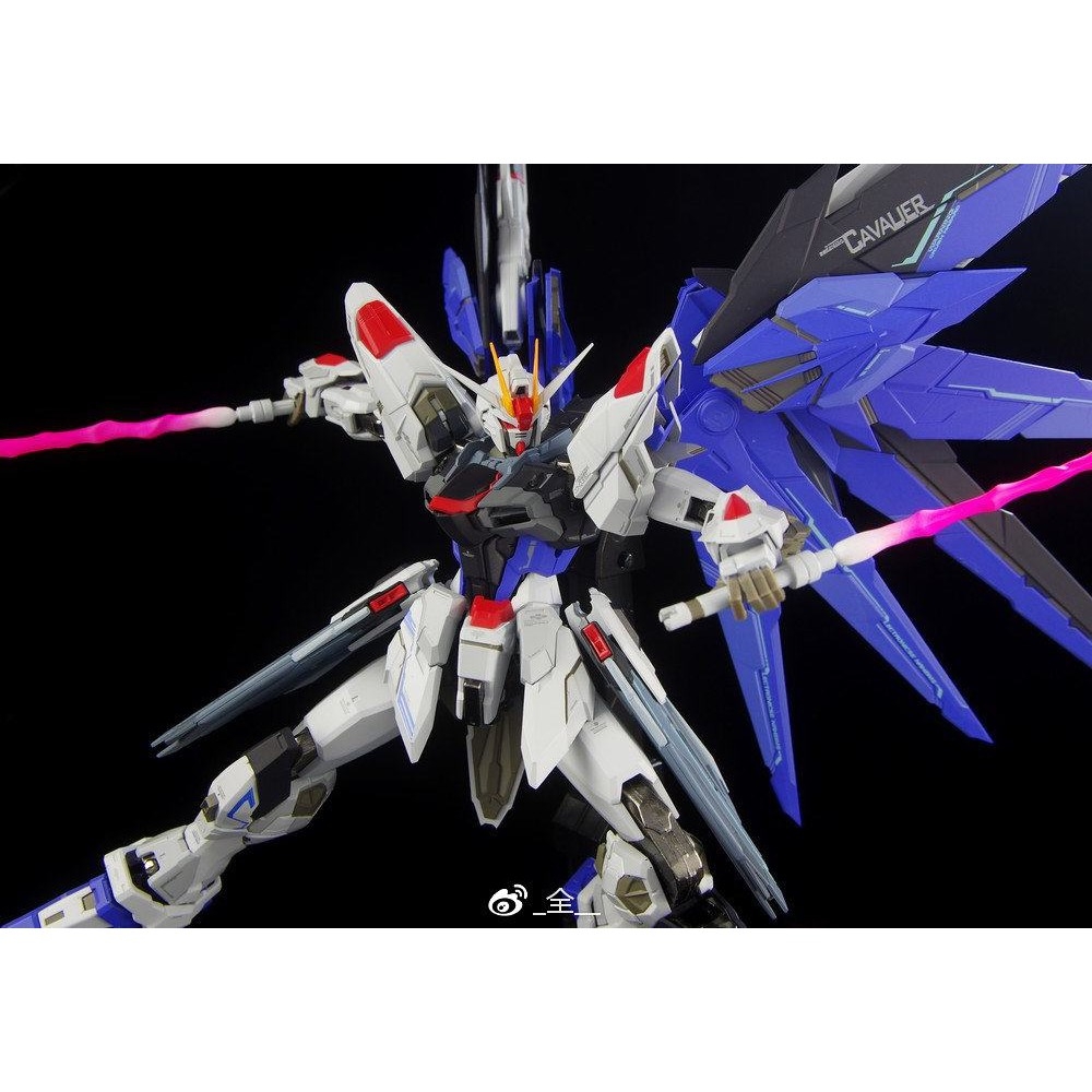 Mô hình robot MB 1/100 Gundam Freedom no name 2.0 Youtian Paradise