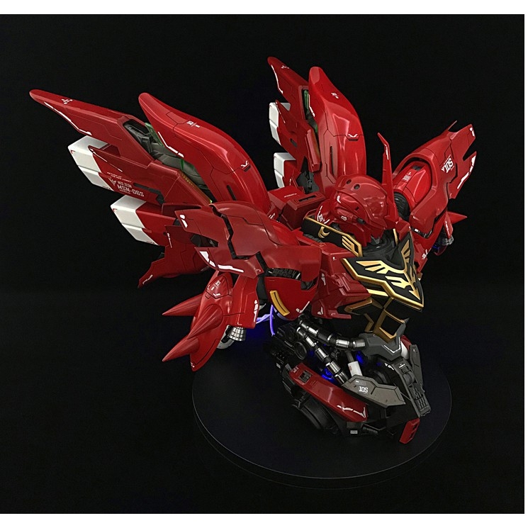 Mô hình lắp ráp 1/35 Sinanju Head Bust (Light led + water stickers + metal parts + Base platform)