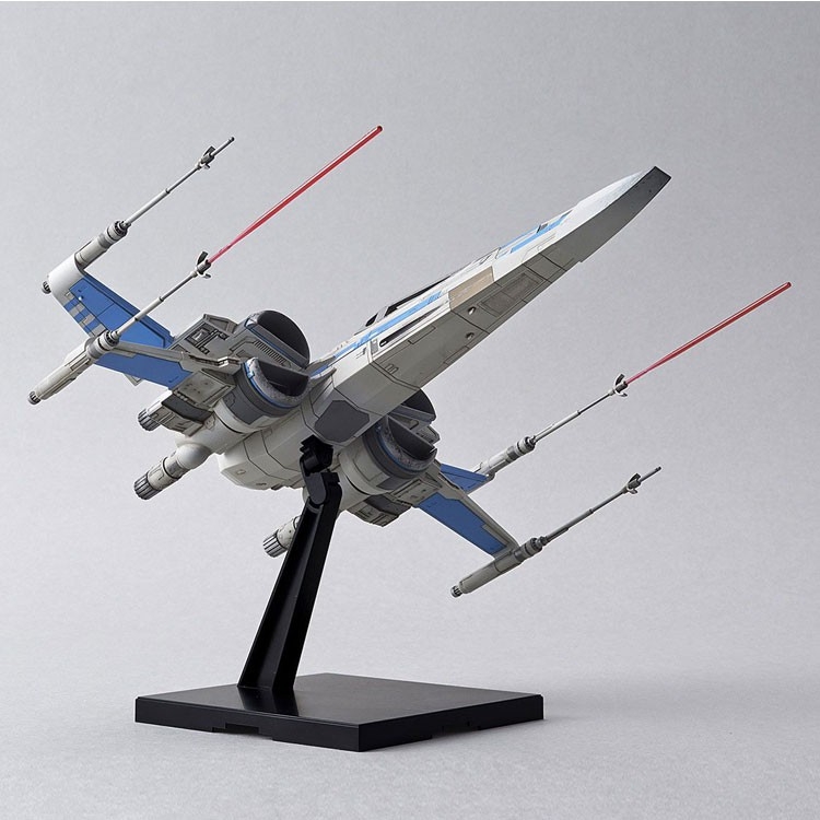 Mô hình nhựa lắp ráp BANDAI STAR WARS 1/72 BLUE SQUADRON RESISTANCE X-WING XWING FIGHTER
